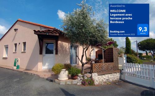 WELCOME Logement avec terrasse proche Bordeaux : Appartements proche d'Aubie-et-Espessas