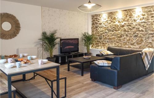 Amazing home in Saint-Alban with 3 Bedrooms : Maisons de vacances proche de Saint-Alban