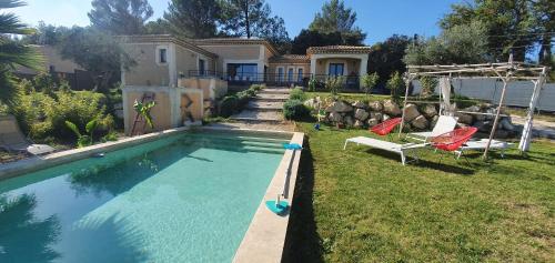Superbe villa avec piscine : Villas proche de Carsan