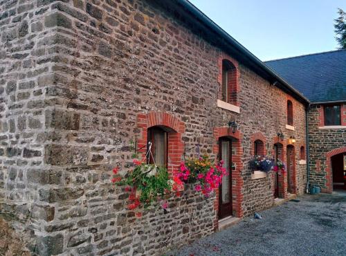 Stable conversion in idyllic rural location, close to the coast : Maisons de vacances proche d'Équilly