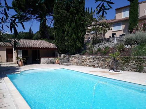 Beautiful villa 5 minutes drive from the Village des Vans : Maisons de vacances proche de Les Assions