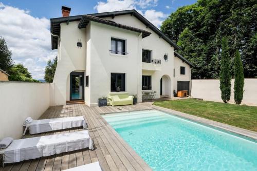 Splendid villa- swimming pool- 10mn from Bellecour : Appartements proche de Sainte-Foy-lès-Lyon