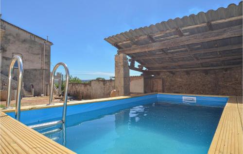 Stunning Home In Laurac-en-vivarais With Wifi, 6 Bedrooms And Swimming Pool : Maisons de vacances proche de Tauriers