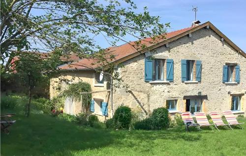 Stunning home in Germont with WiFi and 3 Bedrooms : Maisons de vacances proche de Ballay
