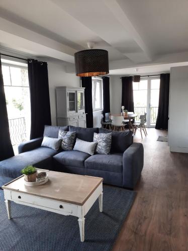 Superbe appartement climatisé au centre ville : Appartements proche de Charrey-sur-Saône