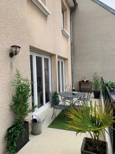 Bel appartement tout équipé avec balcon & parking : Appartements proche de Champigny