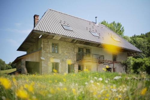 Magnifique ferme de montagne rénovée : Maisons de vacances proche de Saint-Jean-d'Arvey