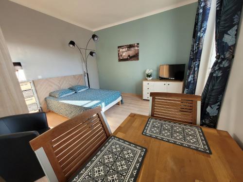 Appartement meublé rénové idéal pour curistes ou vacanciers : Appartements proche de Yzeures-sur-Creuse