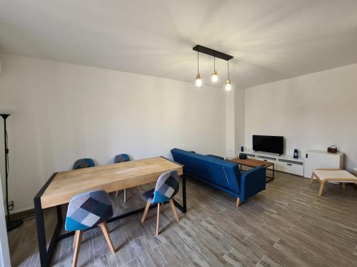 Appartement rénové indépendant avec garage au centre du village : Appartements proche de Saint-Florent