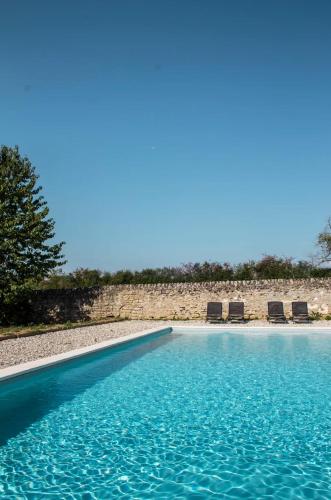 Villa de 9 chambres avec piscine privee jardin clos et wifi a Volesvres : Villas proche de Hautefond