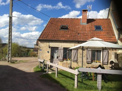 Gîte La Roussette 3 étoiles : Maisons de vacances proche de Perrigny-sur-Armançon