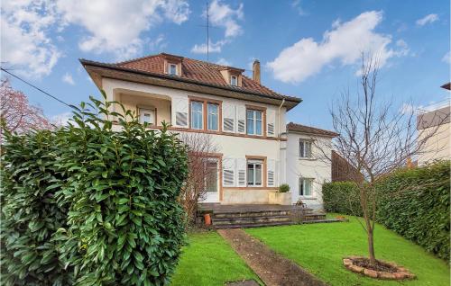 Beautiful home in Erstein with 3 Bedrooms and WiFi : Maisons de vacances proche de Nordhouse