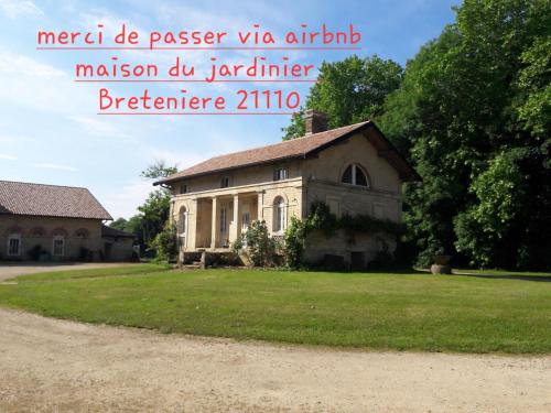 maison jardinier parc château,proche Dijon-Vignes : Maisons de vacances proche de Rouvres-en-Plaine