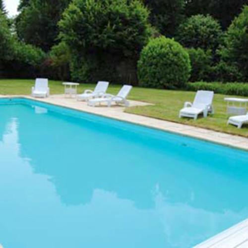 Villa de 8 chambres avec piscine privee jardin amenage et wifi a La Quinte : Villas proche de Souligné-Flacé