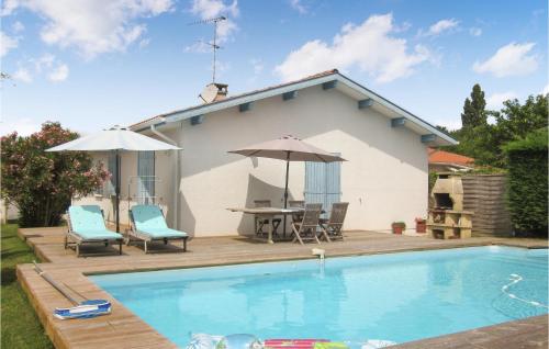 Stunning home in Seyresse with Outdoor swimming pool, WiFi and 3 Bedrooms : Maisons de vacances proche de Clermont
