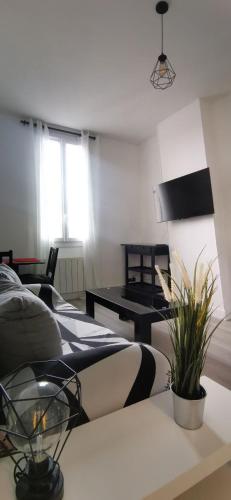 La vie en blanc et noir Maisons-Laffitte : Appartements proche de La Frette-sur-Seine