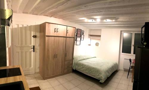 Mini Studio 5 - Montlhery Centre : Appartements proche de Saint-Germain-lès-Arpajon