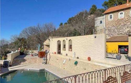 Nice Home In La Roque-sur-pernes With Outdoor Swimming Pool, Wifi And 4 Bedrooms : Maisons de vacances proche de Saint-Didier