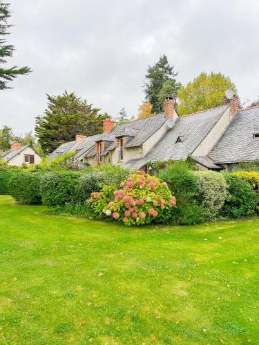 Cottages De La Bretesche : Maisons de vacances proche de Théhillac