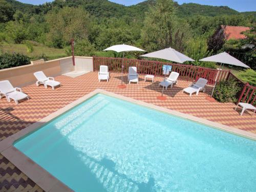 Holiday home with private swimming pool 15 min from Sarlat : Maisons de vacances proche de Calviac-en-Périgord