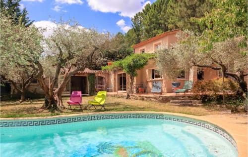 Beautiful Home In Generarguese With 5 Bedrooms, Wifi And Private Swimming Pool : Maisons de vacances proche de Bagard