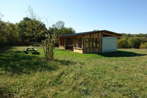 Mobile Home auf Campingplatz mit Naturbadesee : Campings proche de Toulx-Sainte-Croix
