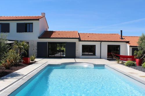 Villa grand standing avec piscine proche Nantes : Villas proche de La Haie-Fouassière