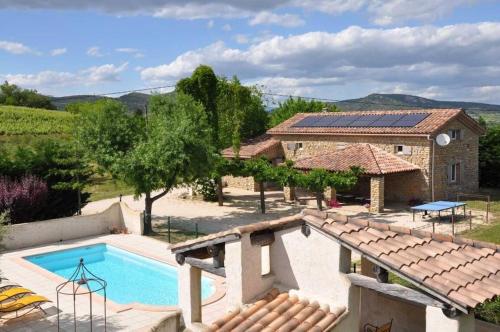Mas for 9 person(s) not overlooked with secure and private swimming pool. : Maisons de vacances proche de Rivières