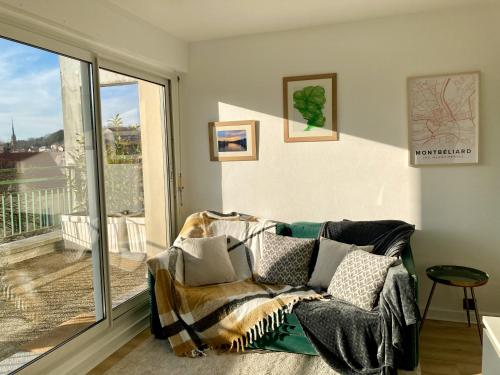 Appartement avec balcon et parking gratuit accolé : Appartements proche de Dampierre-sur-le-Doubs