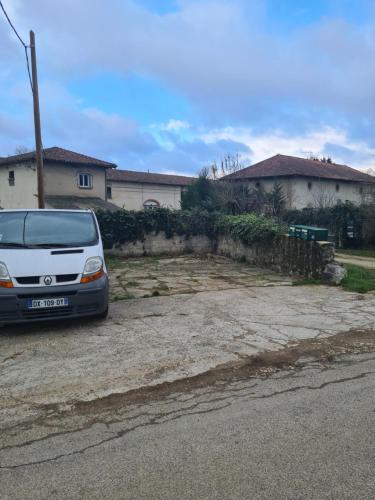 Petite maison : Appartements proche de Dompierre-sur-Veyle