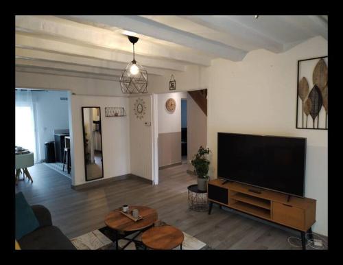 COSY HOME - Wifi - Paris/Orly - Accès 24/24 : Villas proche de Leudeville