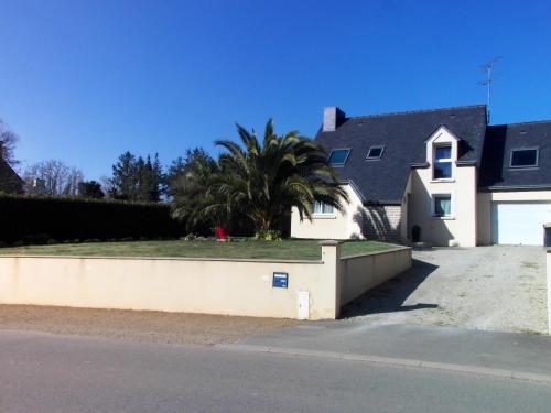 Maison de 4 chambres avec jardin clos et wifi a Tregomeur a 5 km de la plage : Maisons de vacances proche de Tréméloir