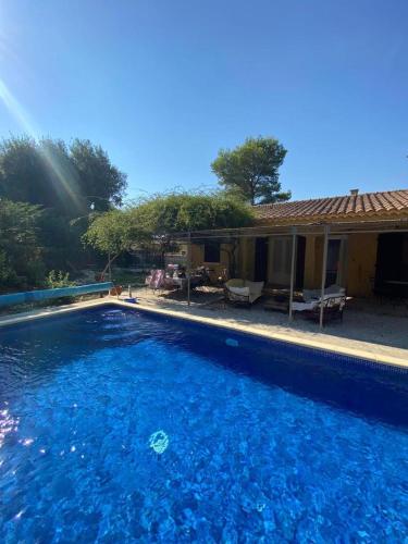 Villa piscine et climatisation : Maisons de vacances proche de Montfaucon