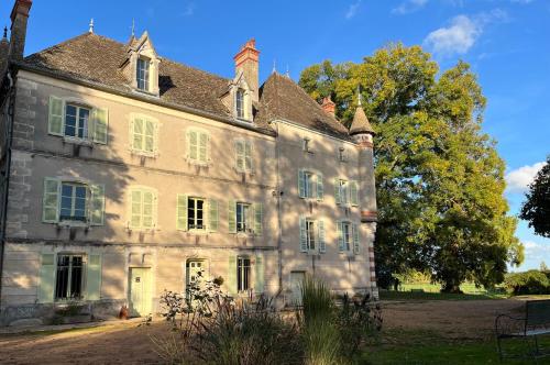 Château du Mauny, gîtes et chambres d'hôtes en Bourgogne : Maisons d'hotes proche de Châtel-Moron