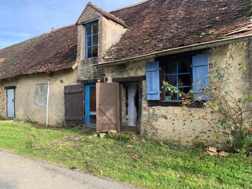 Le petite cottage : Maisons de vacances proche de Thollet