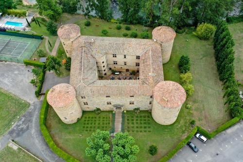 Château Des Ducs De Joyeuse : Hotels proche de Luc-sur-Aude