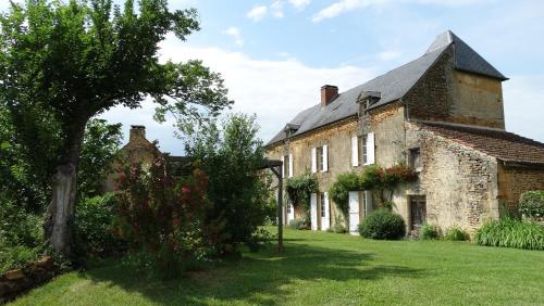 La Geneste un gîte dans la campagne sarladaise : Maisons de vacances proche de Sainte-Nathalène