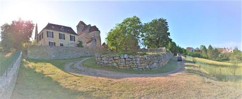 Maison en pierre de taille au cœur du Quercy. : Maisons de vacances proche de Carlucet
