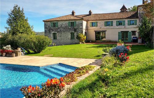 Beautiful home in Courbiac with Outdoor swimming pool, WiFi and 5 Bedrooms : Maisons de vacances proche de Belvèze