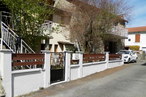 Maison de 2 chambres avec jardin clos a Ferrieres Saint Mary : Maisons de vacances proche d'Andelat