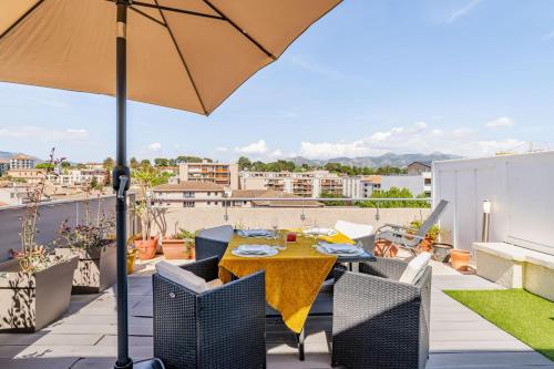 Nice T2 - large terrace and view on the Garlaban : Appartements proche de Carnoux-en-Provence