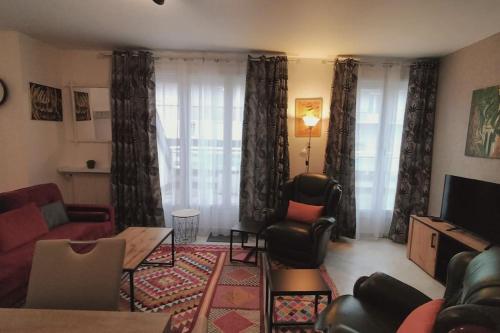 Spacious flat close to the railway station : Appartements proche de Sainte-Maure