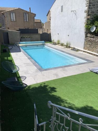 Maison 10 min Carcassonne piscine privée 10 x 4 m : Villas proche de Villarzel-Cabardès