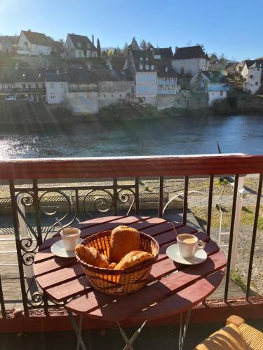 Chambre d'hôtes sur les bords de la Dordogne : B&B / Chambres d'hotes proche d'Argentat