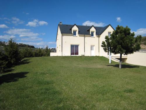 Grande maison tout confort : Maisons de vacances proche de Châteauneuf-de-Randon