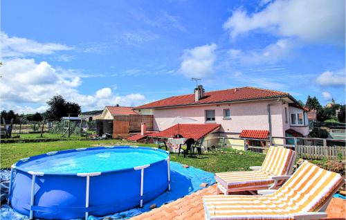 Nice Home In Flacheres With 2 Bedrooms, Wifi And Private Swimming Pool : Maisons de vacances proche de Montrevel