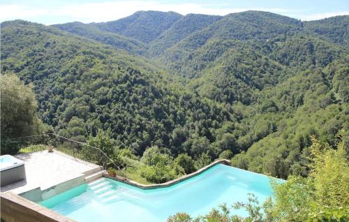 Beautiful apartment in CARCHETO BRUSTICO with 2 Bedrooms and Outdoor swimming pool : Appartements proche de Valle-d'Orezza