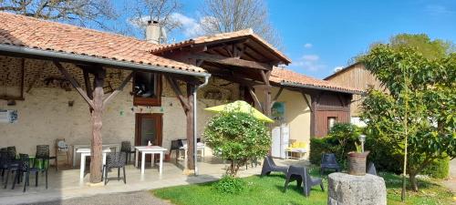 Gite L'Etable d'en Naoua : Maisons de vacances proche de Roquelaure-Saint-Aubin