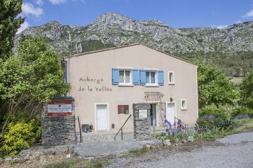 Auberge De La Vallee : B&B / Chambres d'hotes proche de Causse-de-la-Selle