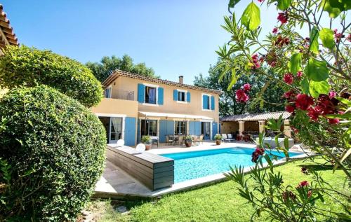 Villa de 5 chambres avec piscine privee jacuzzi et jardin clos a Villars : Villas proche de Villars